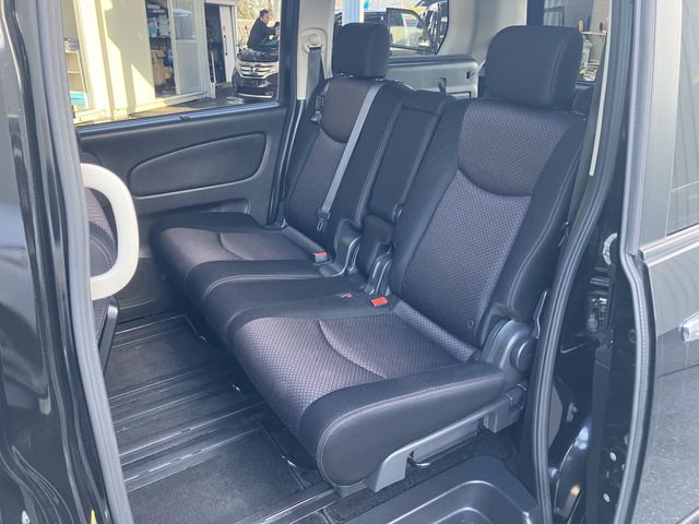 NISSAN SERENA  S-HYBRID 2013