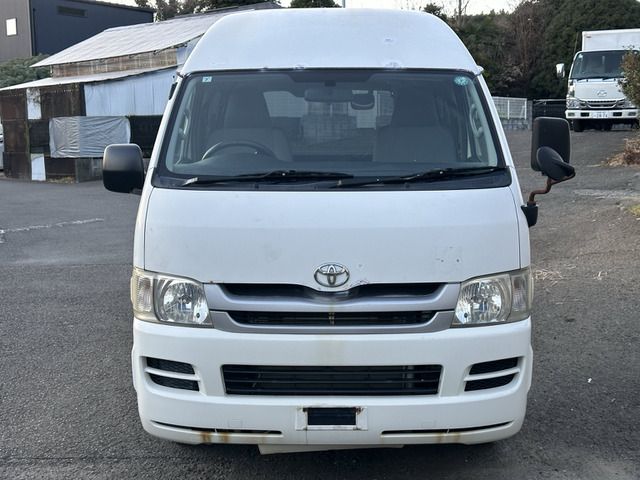 TOYOTA HIACE van 4WD 2010