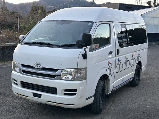 TOYOTA HIACE van 4WD 2010