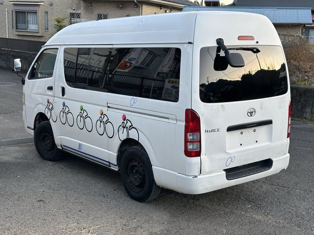 TOYOTA HIACE van 4WD 2010