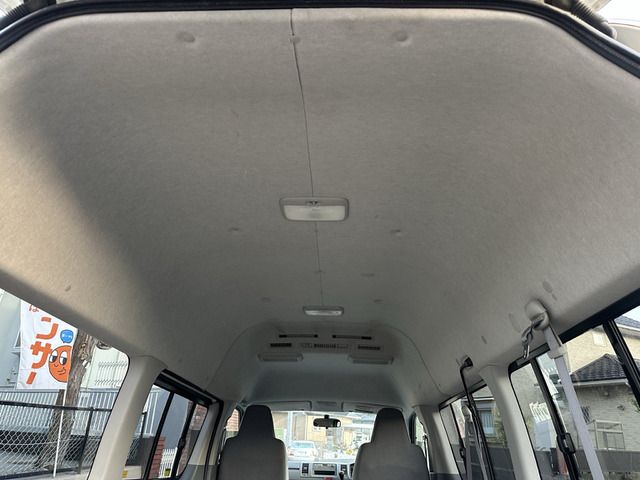 TOYOTA HIACE van 4WD 2010