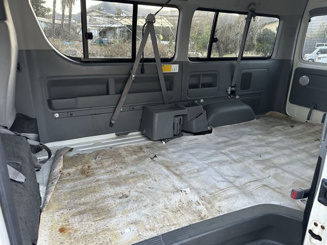 TOYOTA HIACE van 4WD 2010