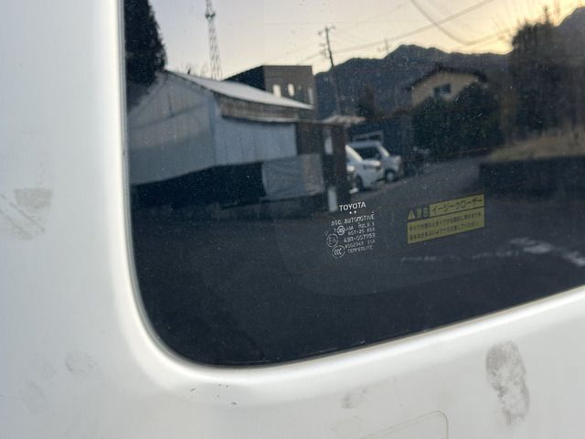 TOYOTA HIACE van 4WD 2010