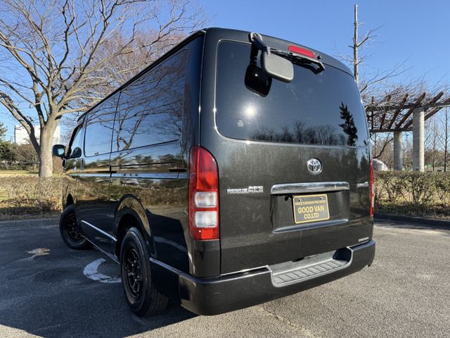 TOYOTA HIACE van 4WD 2010