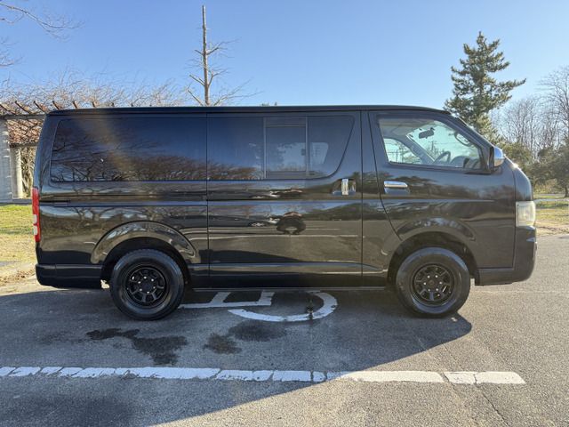 TOYOTA HIACE van 4WD 2010