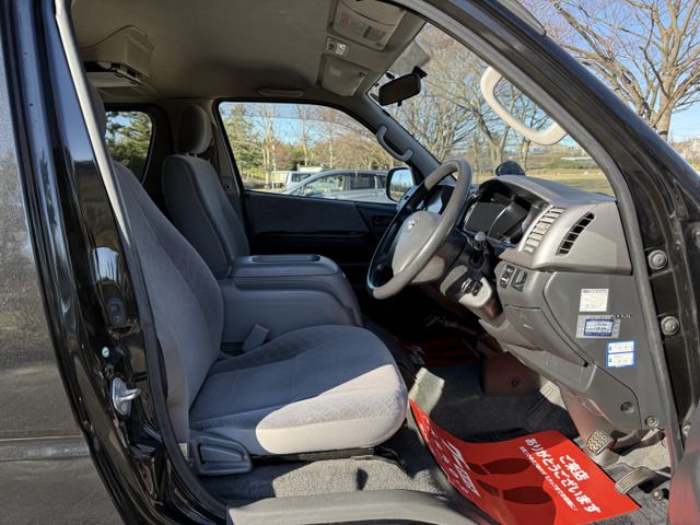 TOYOTA HIACE van 4WD 2010