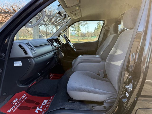 TOYOTA HIACE van 4WD 2010