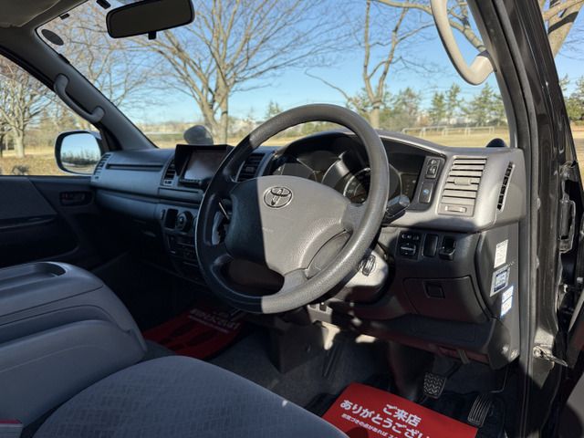 TOYOTA HIACE van 4WD 2010