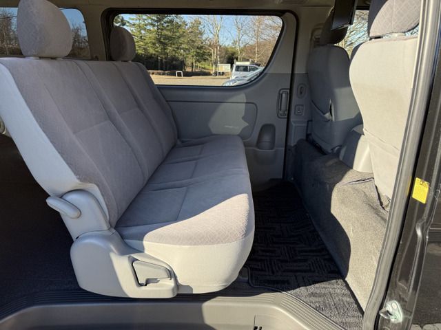 TOYOTA HIACE van 4WD 2010