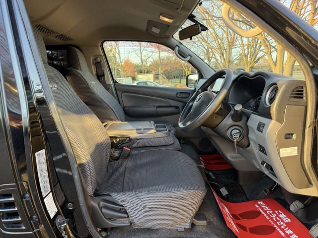 NISSAN NV350 CARAVAN 4WD 2014