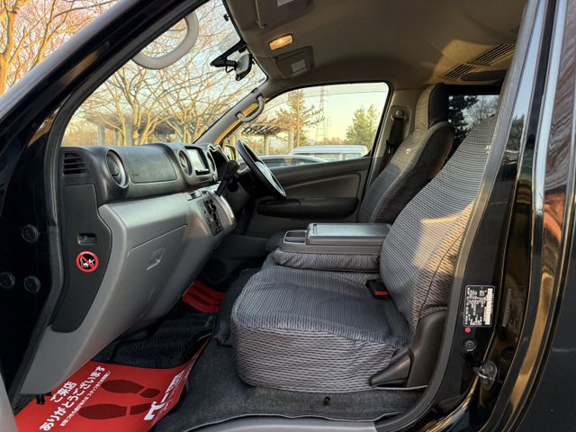 NISSAN NV350 CARAVAN 4WD 2014