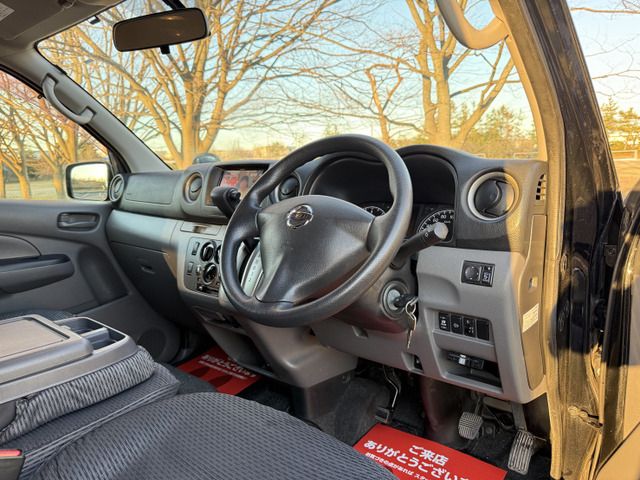 NISSAN NV350 CARAVAN 4WD 2014