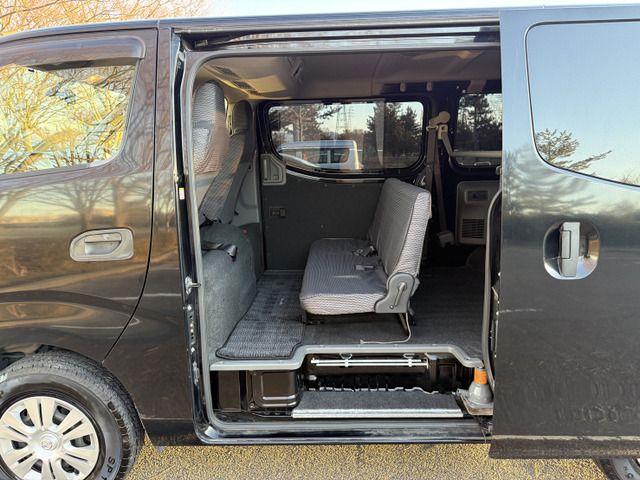 NISSAN NV350 CARAVAN 4WD 2014
