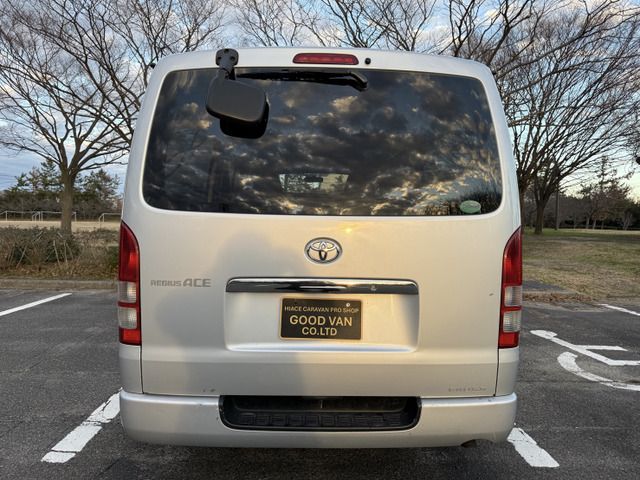 TOYOTA HIACE van 4WD 2012