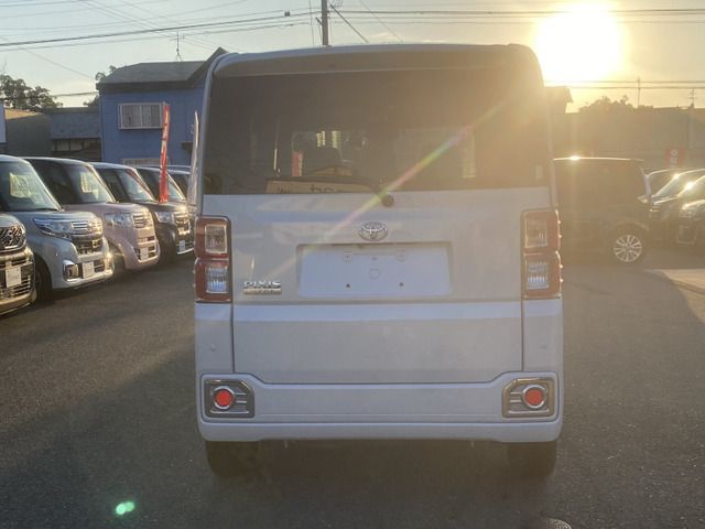 TOYOTA PIXIS MEGA 2020