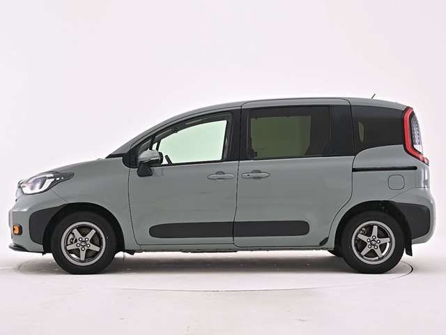 TOYOTA SIENTA HYBRID 2023
