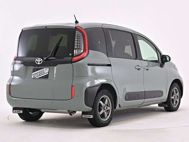 TOYOTA SIENTA HYBRID 2023