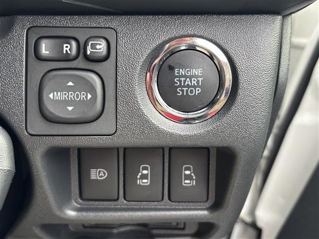 TOYOTA HIACE van 4WD 2023