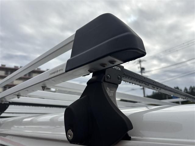 TOYOTA HIACE van 4WD 2023