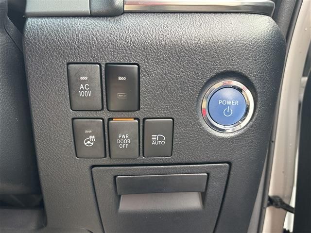 TOYOTA ALPHARD hybrid 4WD 2022