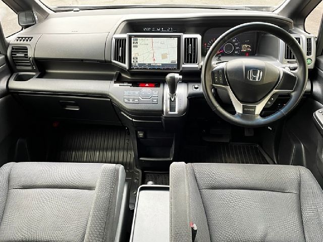 HONDA STEPWAGON SPADA 2013