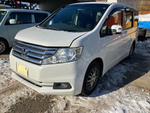 HONDA STEPWAGON 2013