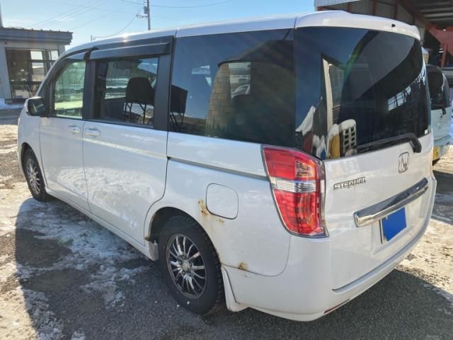 HONDA STEPWAGON 2013