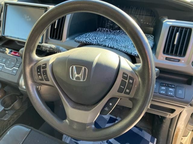 HONDA STEPWAGON 2013