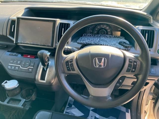 HONDA STEPWAGON 2013