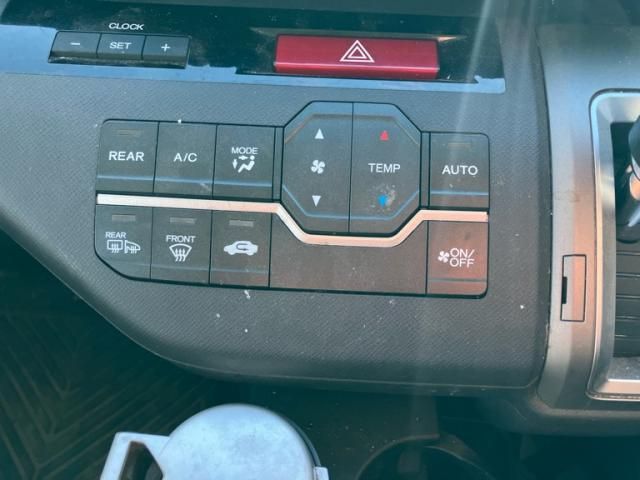 HONDA STEPWAGON 2013