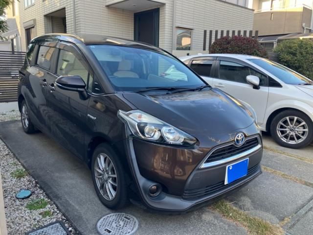 TOYOTA SIENTA HYBRID 2015