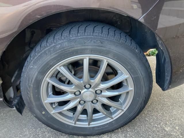 TOYOTA SIENTA HYBRID 2015