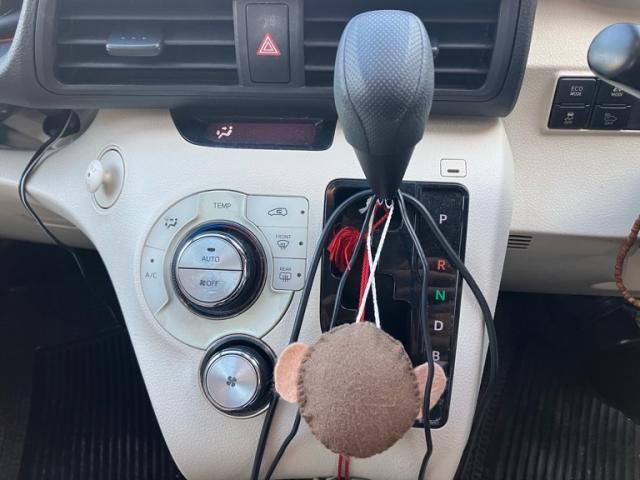 TOYOTA SIENTA HYBRID 2015