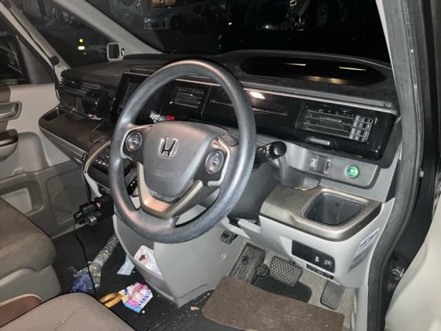 HONDA STEPWAGON 2015