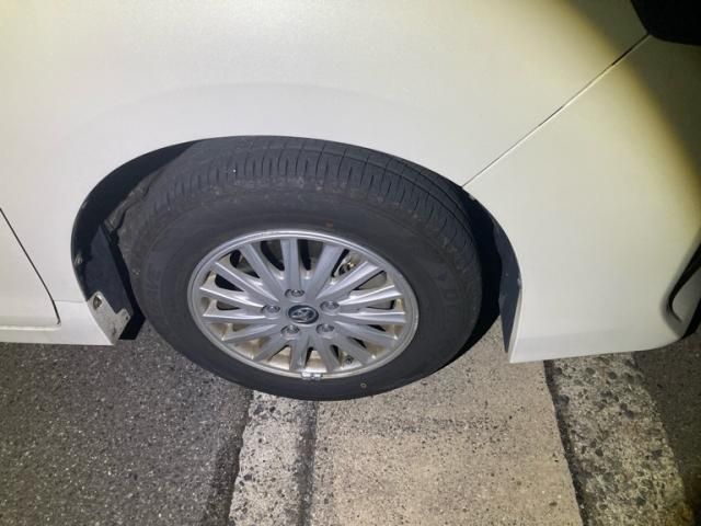 TOYOTA VOXY HYBRID 2017