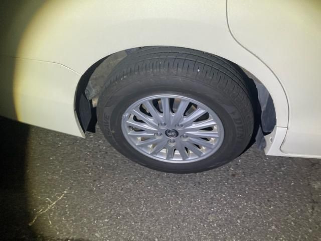 TOYOTA VOXY HYBRID 2017