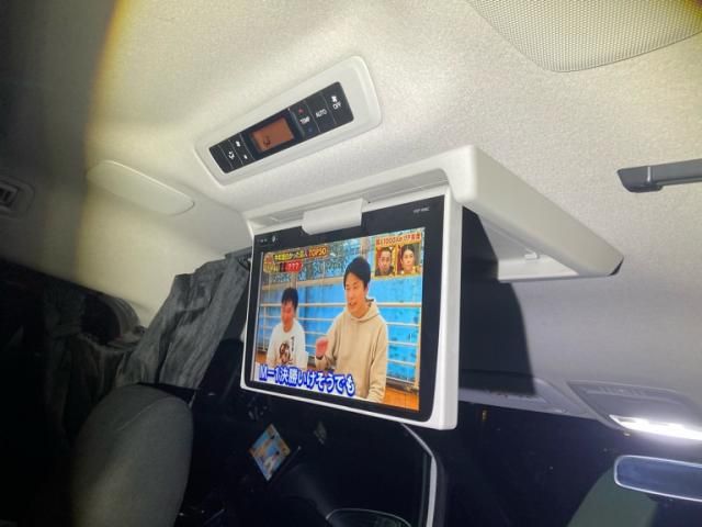 TOYOTA VOXY HYBRID 2017