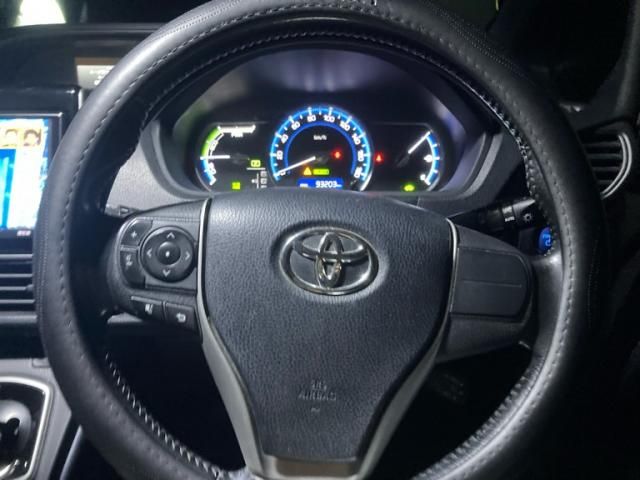 TOYOTA VOXY HYBRID 2017