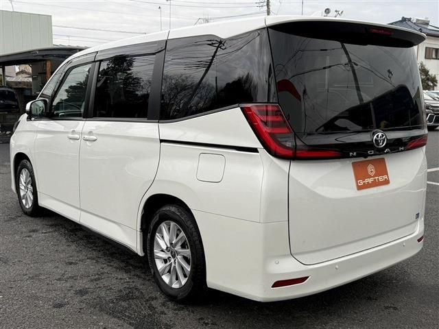 TOYOTA NOAH 2023