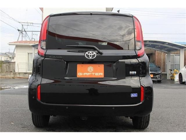 TOYOTA SIENTA HYBRID 2024