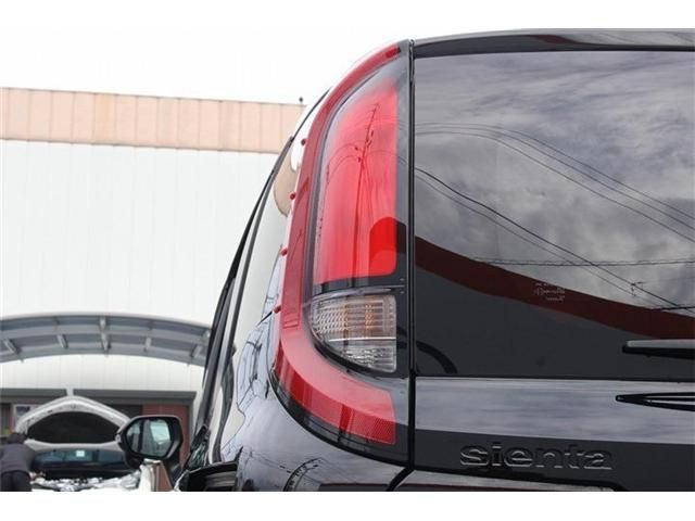 TOYOTA SIENTA HYBRID 2024