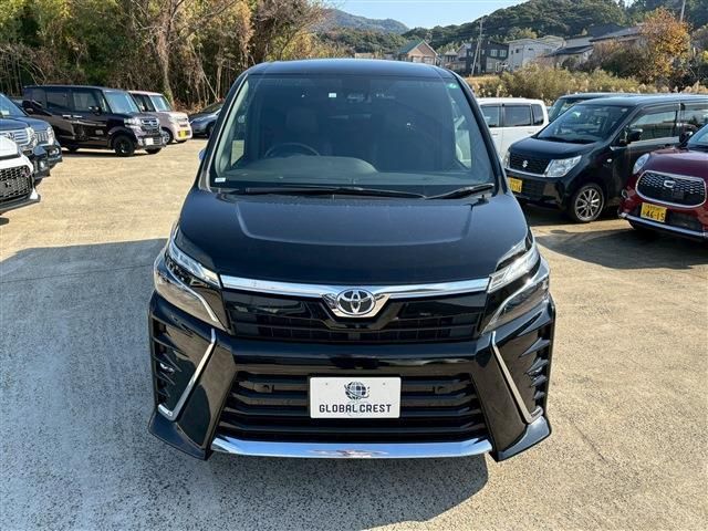 TOYOTA VOXY 2020