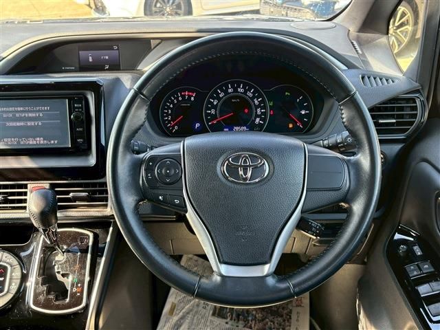 TOYOTA VOXY 2020