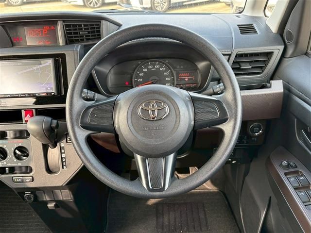 TOYOTA ROOMY 2020