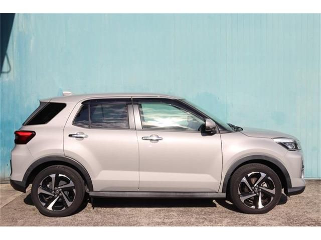 TOYOTA RAIZE HYBRID 2022