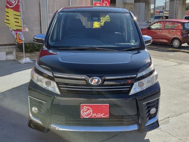 TOYOTA VOXY 2016