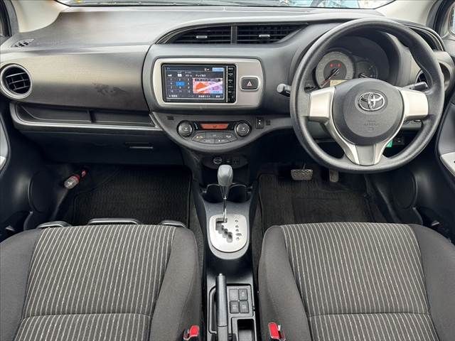 TOYOTA VITZ  4WD 2014