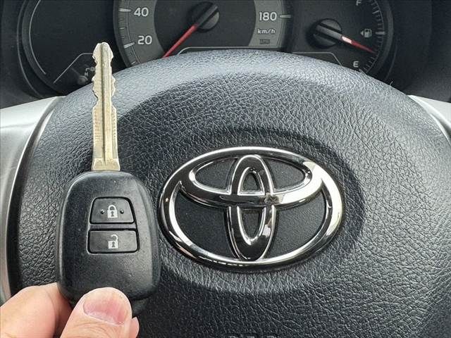 TOYOTA VITZ  4WD 2014