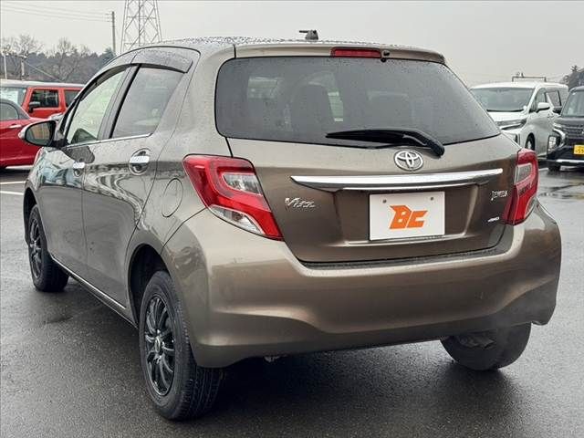 TOYOTA VITZ  4WD 2014