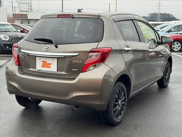 TOYOTA VITZ  4WD 2014